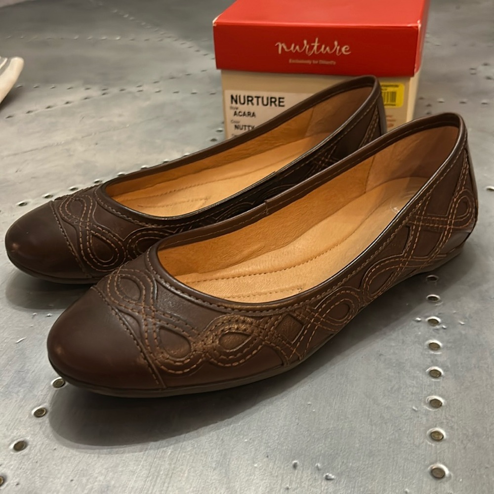 Nurture Acara in color Nutty. Size 8 1/2